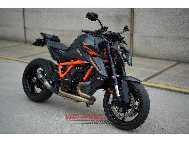 ktm - 1390-super-duke-r-evo