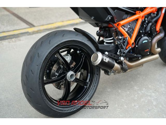 ktm - 1390-super-duke-r-evo
