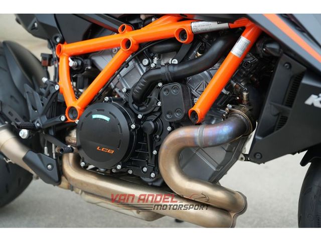 ktm - 1390-super-duke-r-evo