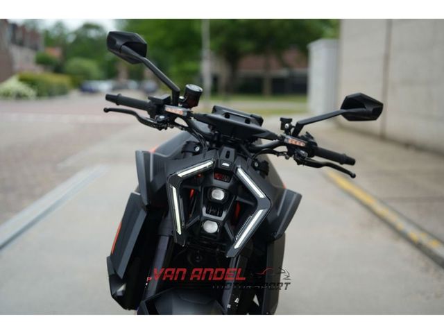 ktm - 1390-super-duke-r-evo