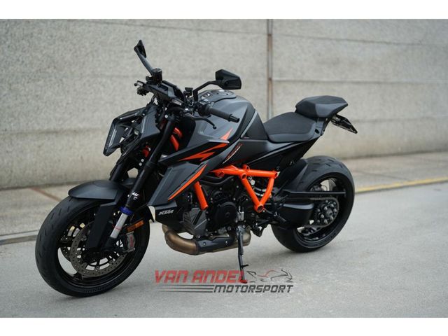 ktm - 1390-super-duke-r-evo