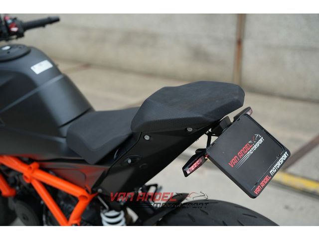 ktm - 1390-super-duke-r-evo