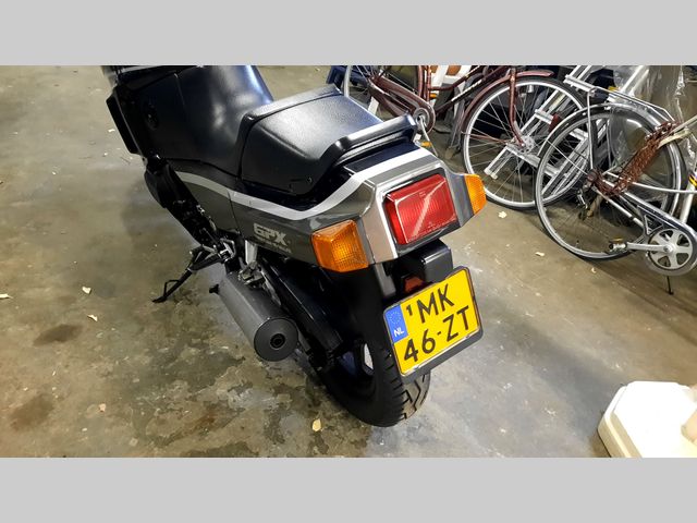 kawasaki - gpx-600-r