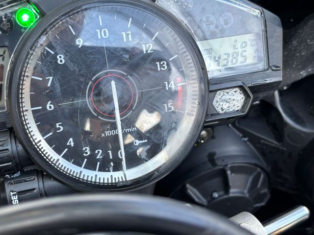 yamaha - yzf-r1