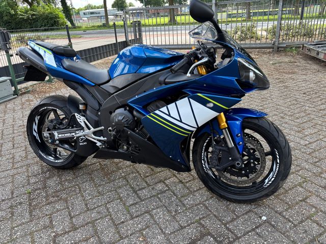 yamaha - yzf-r1
