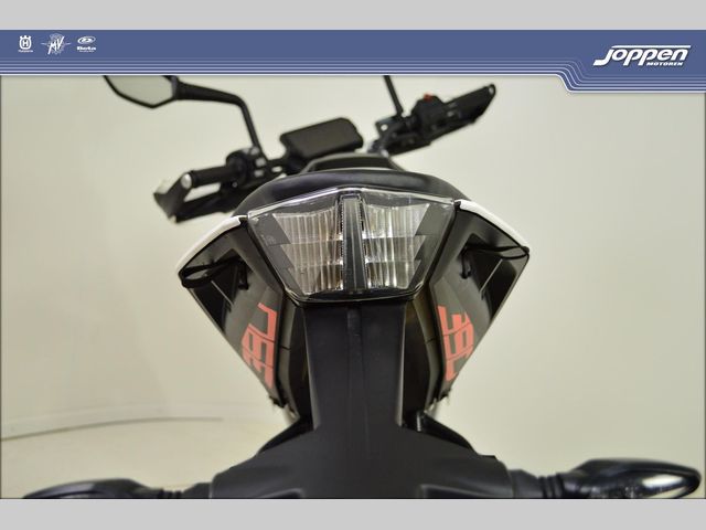 ktm - 390-duke