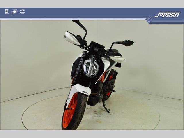 ktm - 390-duke