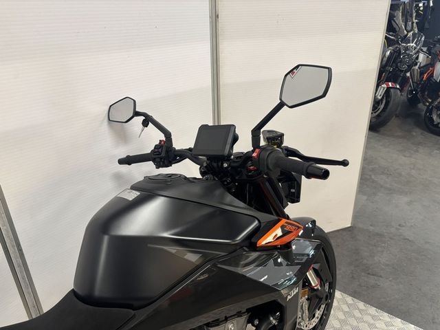 ktm - 990-duke