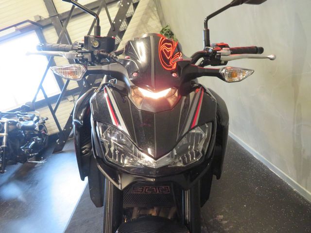 kawasaki - z900