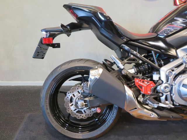 kawasaki - z900