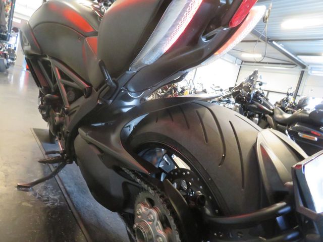 ducati - diavel