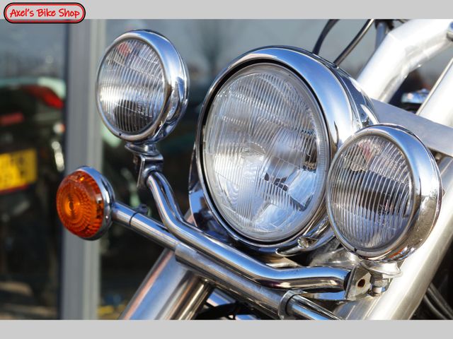 yamaha - xvs-1100-a-dragstar-classic