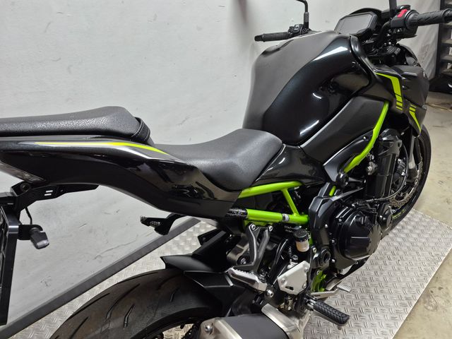 kawasaki - z900