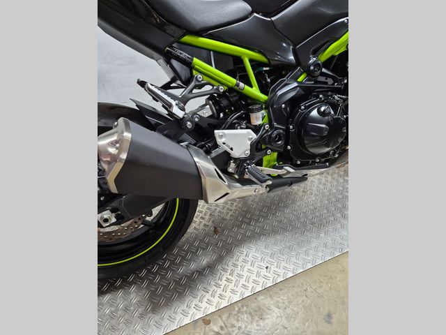 kawasaki - z900