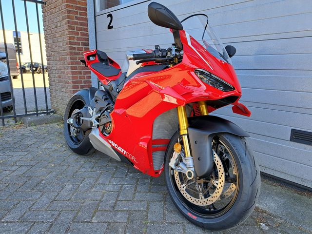 ducati - panigale-v4-r