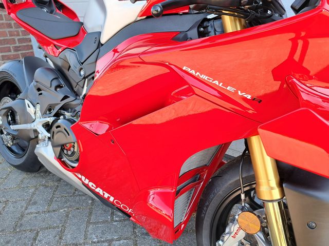 ducati - panigale-v4-r