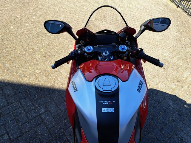 ducati - panigale-v4-r