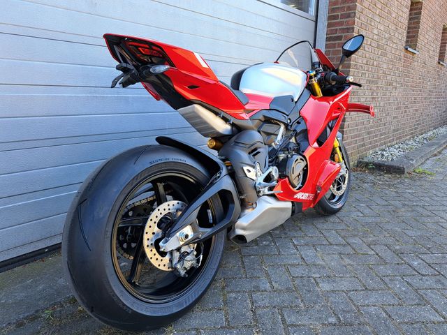 ducati - panigale-v4-r