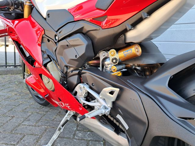 ducati - panigale-v4-r