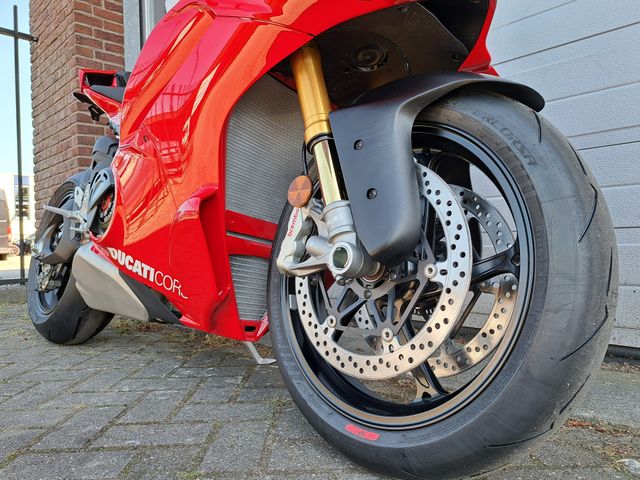 ducati - panigale-v4-r
