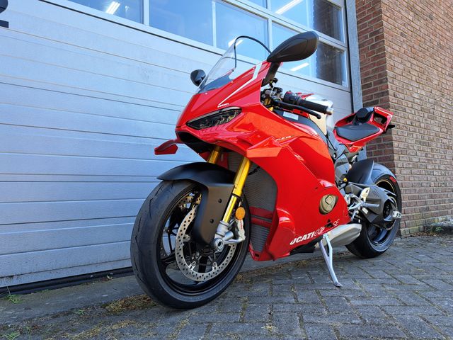ducati - panigale-v4-r