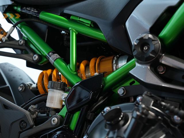 kawasaki - z900-se-performance