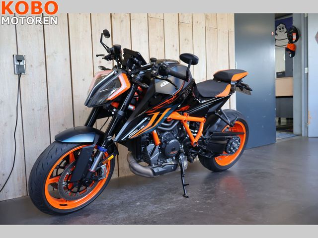 ktm - 1290-super-duke-r-evo