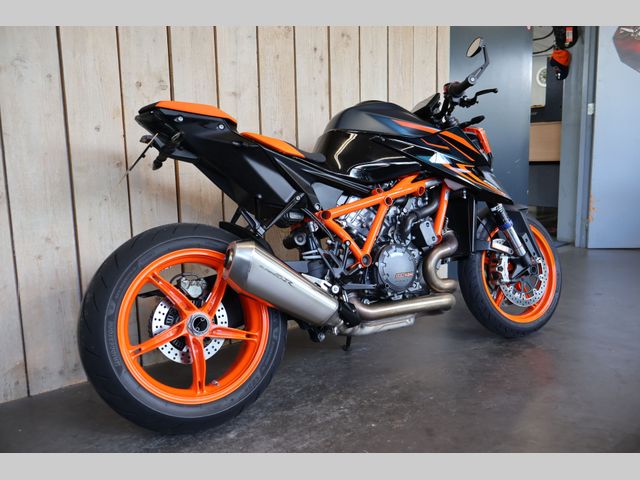 ktm - 1290-super-duke-r-evo