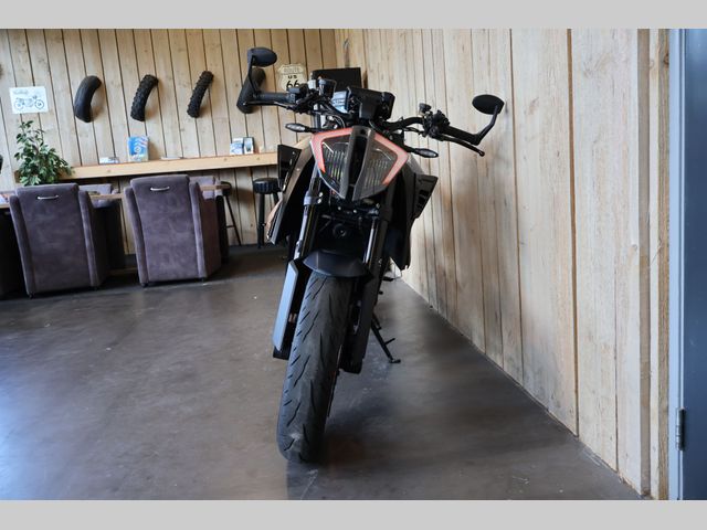 ktm - 1290-super-duke-r-evo