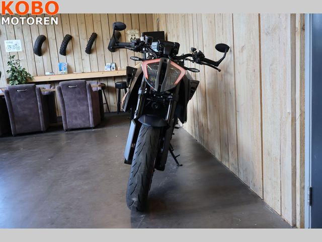 ktm - 1290-super-duke-r-evo