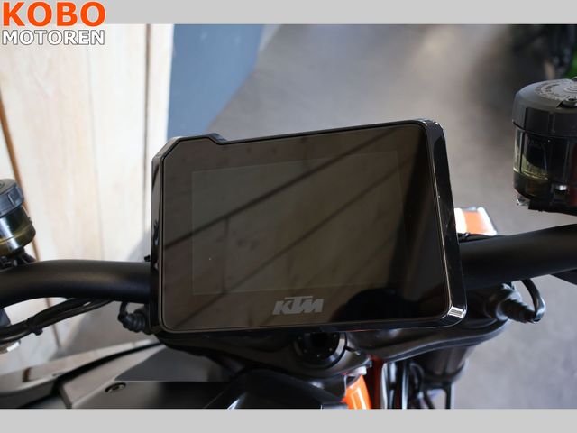 ktm - 1290-super-duke-r-evo