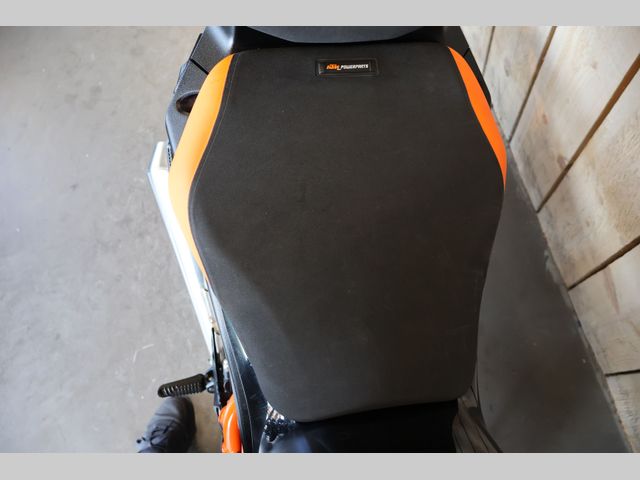 ktm - 1290-super-duke-r-evo
