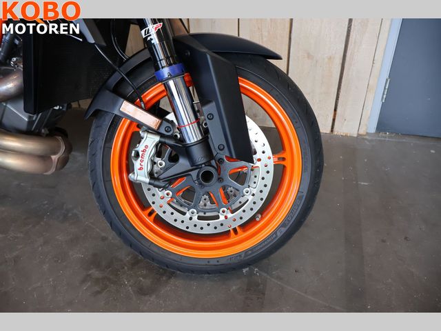 ktm - 1290-super-duke-r-evo
