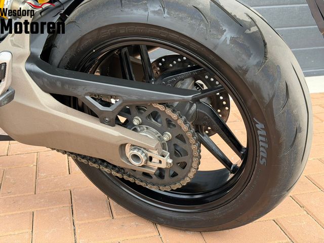 ducati - monster-821-dark