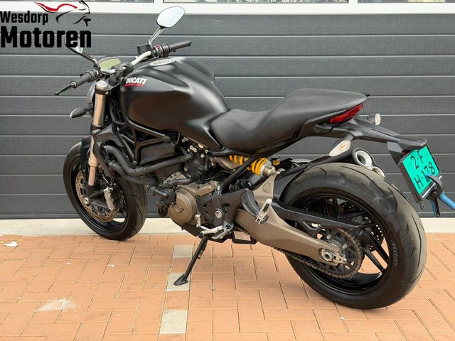 ducati - monster-821-dark
