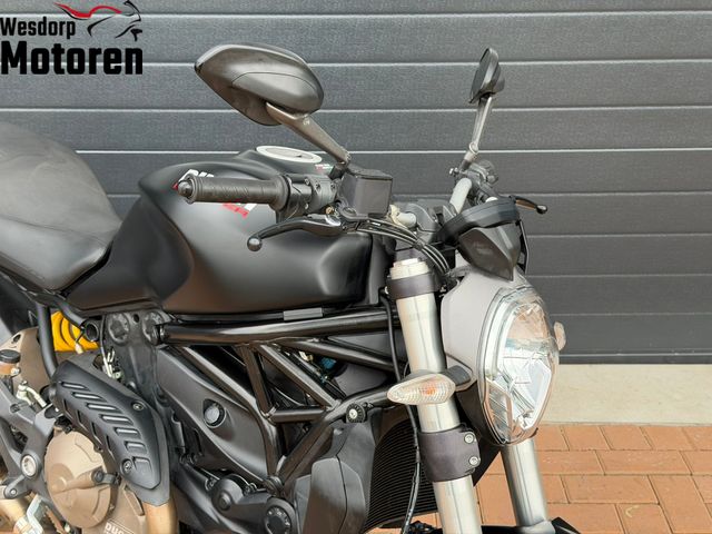 ducati - monster-821-dark