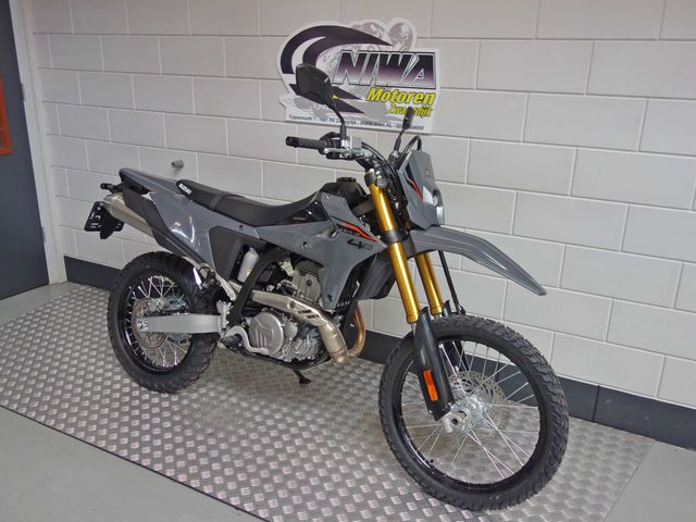 suzuki - dr-z-4-s