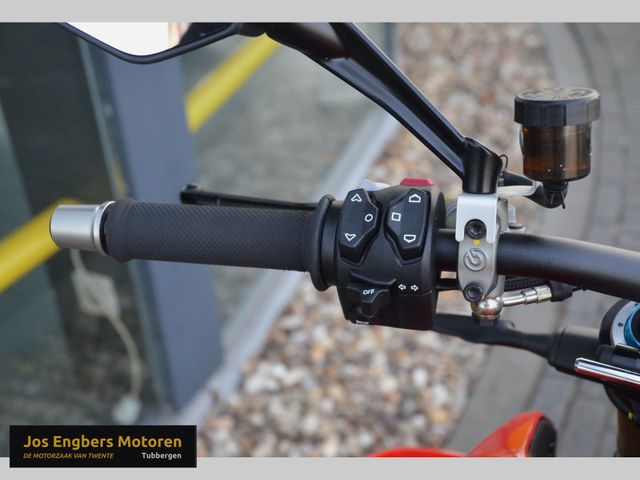 ducati - streetfighter-v4s