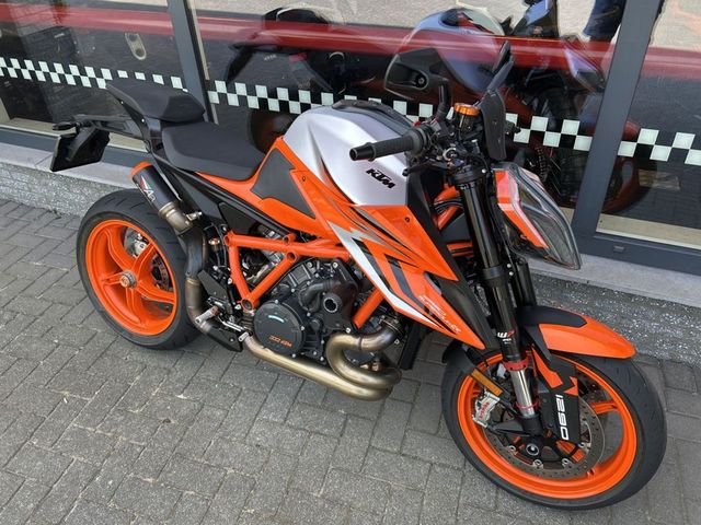 ktm - 1290-super-duke-r