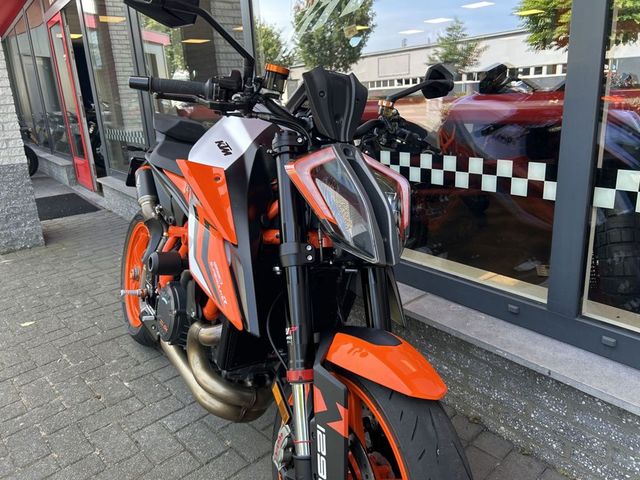 ktm - 1290-super-duke-r
