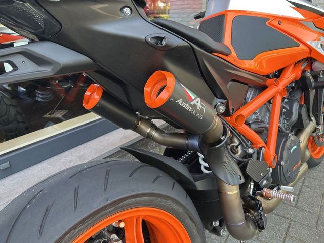 ktm - 1290-super-duke-r