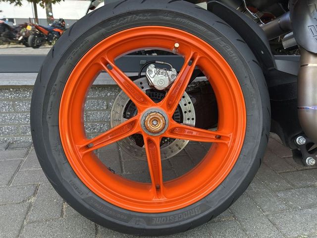 ktm - 1290-super-duke-r