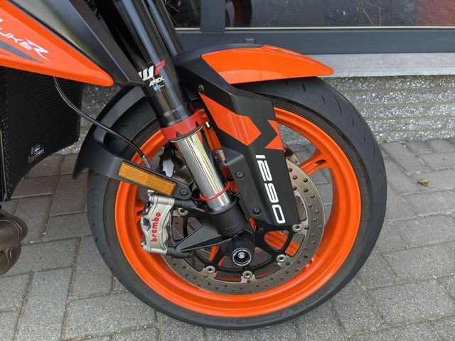 ktm - 1290-super-duke-r