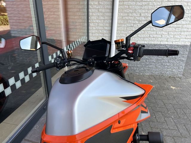ktm - 1290-super-duke-r