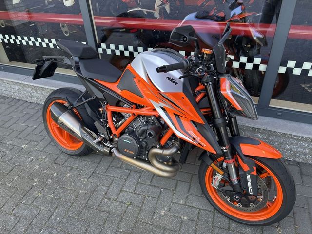 ktm - 1290-super-duke-r