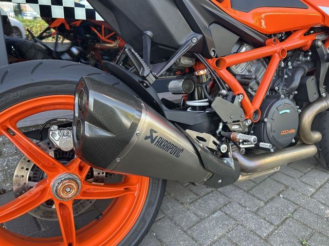 ktm - 1290-super-duke-r