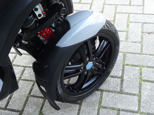 piaggio - mp3-300-hpe-sport