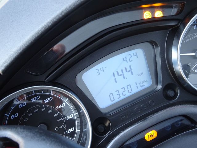 piaggio - mp3-300-hpe-sport