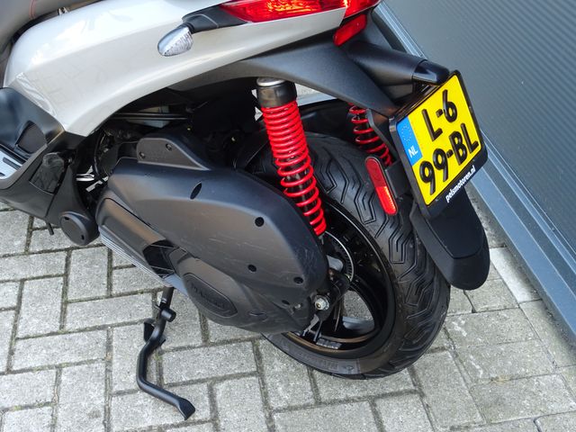 piaggio - mp3-300-hpe-sport