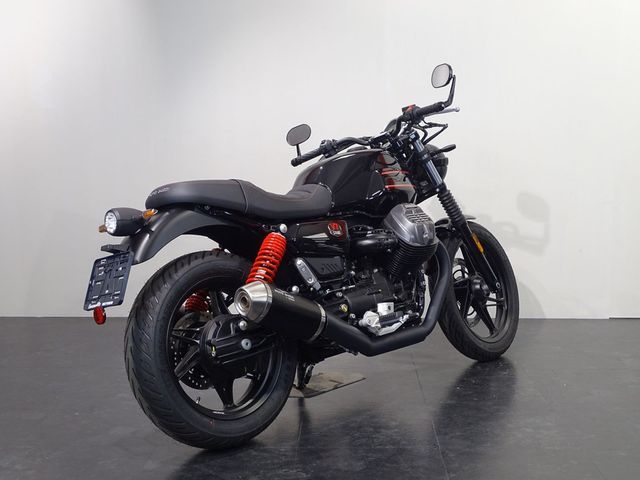 moto-guzzi - v-7-stone